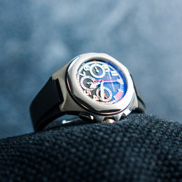 Girard Perregaux BMW Oracle Racing Laureato Flyback Ref. 80175-25-652-FK6A